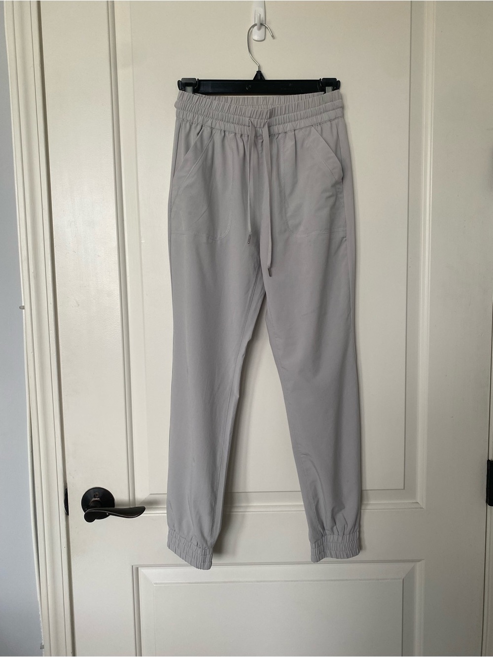 Aritzia TNA Lightweight Jogger Pants